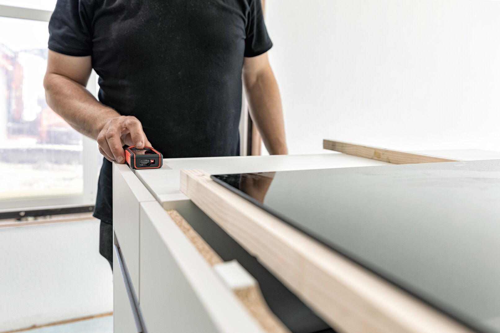 Leica DISTO D2R – dalmierz laserowy 100 m z Bluetooth i NFC 5 Low Resolution Leica D2 Distancemeasurment Kitchen 2 Highres